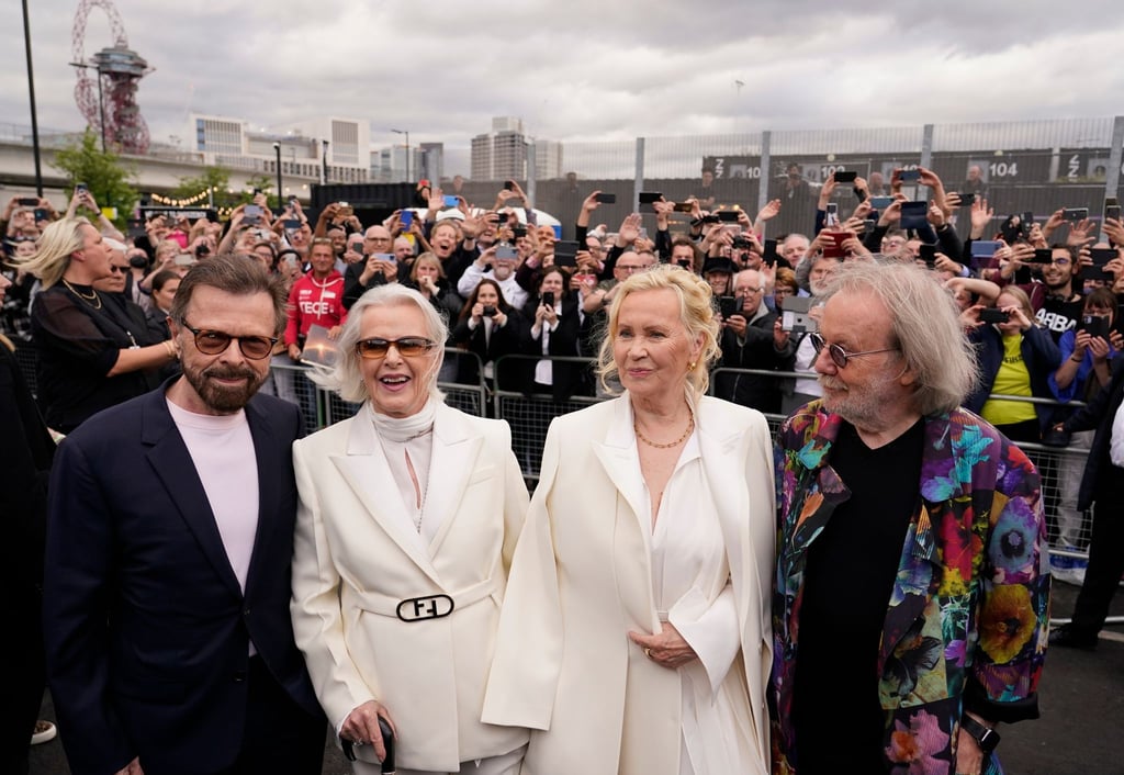 Björn Ulvaeus (l-r), Anni-Frid Lyngstad, Agnetha Fältskog und Benny Andersson von Abba erhalten im Königlichen Palast von Stockholm den „Vasaorden“.