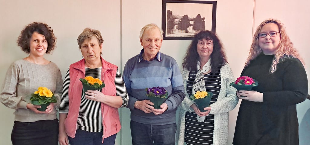 Mit Cathleen Carius, Petra Boneki, Dietmar Cech, Birgit Cech und Jana Dalichow (von links) werden auf der Versammlung des Heimatvereins Seyda fünf neue Mitglieder begrüßt. Cathleen Carius arbeitet als Schriftführerin die nächsten drei Jahre im Vorstand mit.