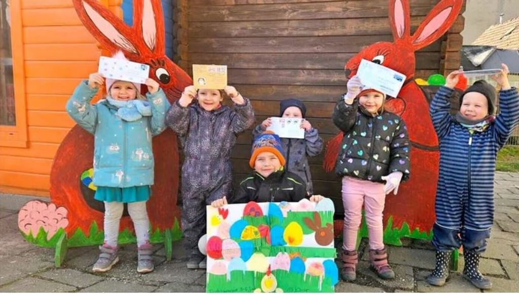 Soooooo viele Briefe: In der Kita „Gänseblümchen“ in Osterhausen, einem Ortsteil von Eisleben, gibt es seit 2014 ein ehrenamtlich geführtes Osterhasenpostamt.
