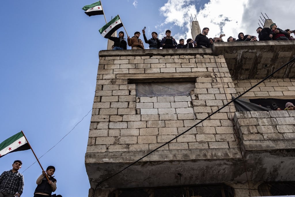 Syrer nehmen an einer Demonstration teil: 16,7 Millionen Menschen brauchen in Syrien humanitäre Unterstützung.