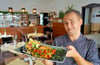 Stefan Leißring bietet in der  „Villa Oberhof“ in Hergisdorf eine große Auswahl an hausgemachten Gerichten an.