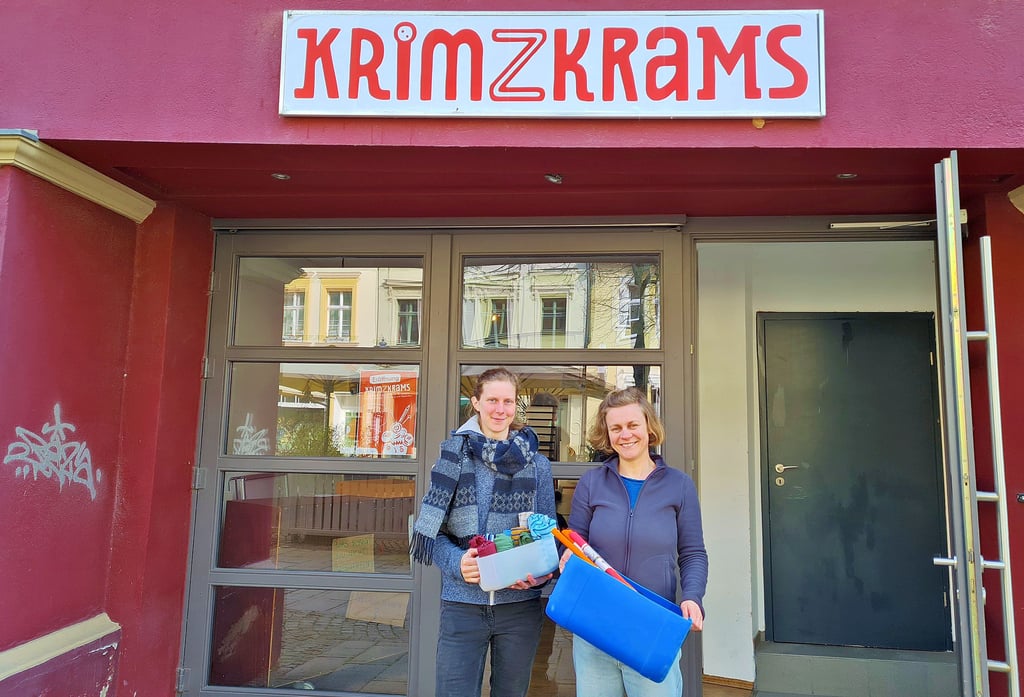 Charlotte Blume (links) und Kathrin von Ow sind die Projektleiterinnen des Krimzkrams in Zeitz.