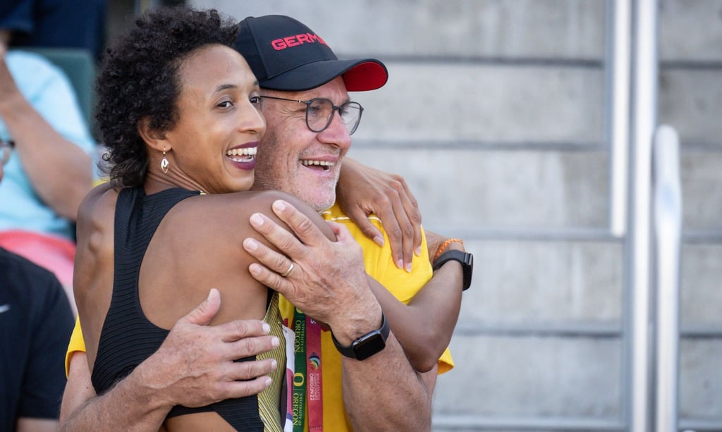 Weitspringerin Malaika Mihambo und ihr Trainer Ulli Knapp.