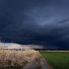 Dunkle Wolken und teils schwere Gewitter werden den Freitag und teils auch das Wochenende in Sachsen-Anhalt prägen.