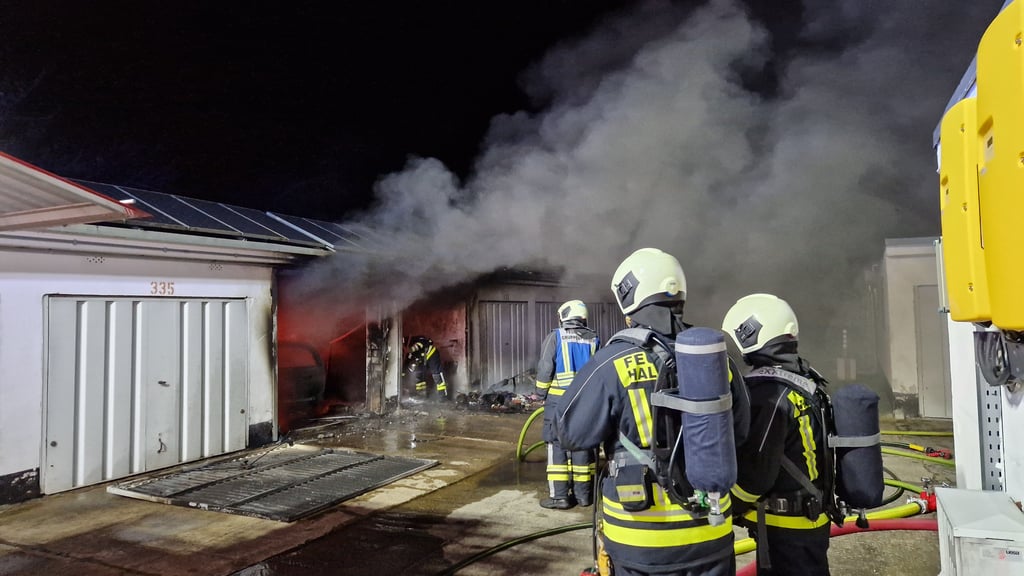 Die Feuerwehr war mit mehreren Einsatzkräften im Einsatz.