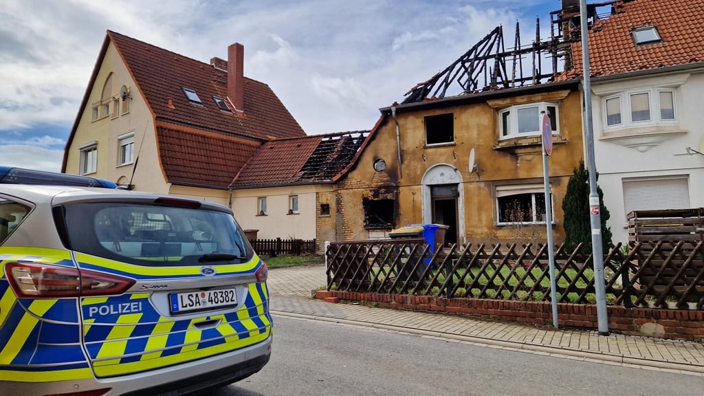 Großeinsatz für die Feuerwehr in Mücheln: Das Haus brannte vollständig aus.