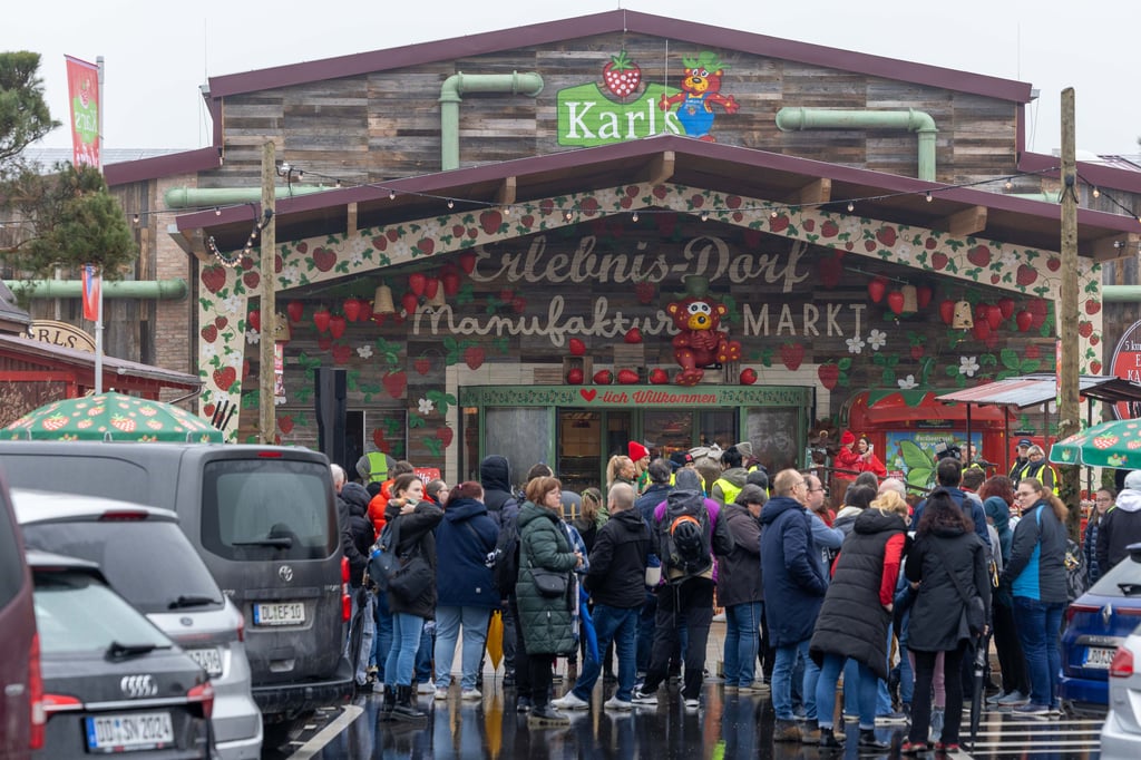 Am Morgen nach der Eröffnung hat es im neuen Karls Erlebnisdorf in Döbeln einen Feuerwehr-Einsatz gegeben.