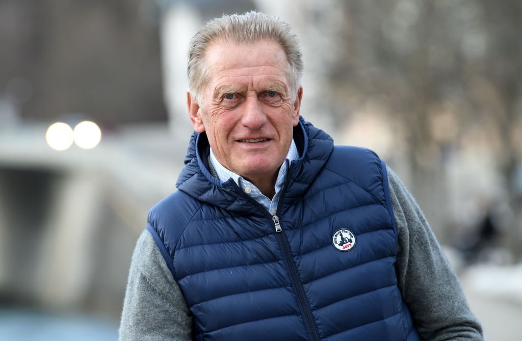 Hans Zach, ehemaliger Eishockey-Bundestrainer, fühlt sich auch mit fast 75 noch „pumperlgsund“.