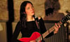 Julia Jünger singt am Donnerstag im Weißenfelser Pub „Battlefield“.