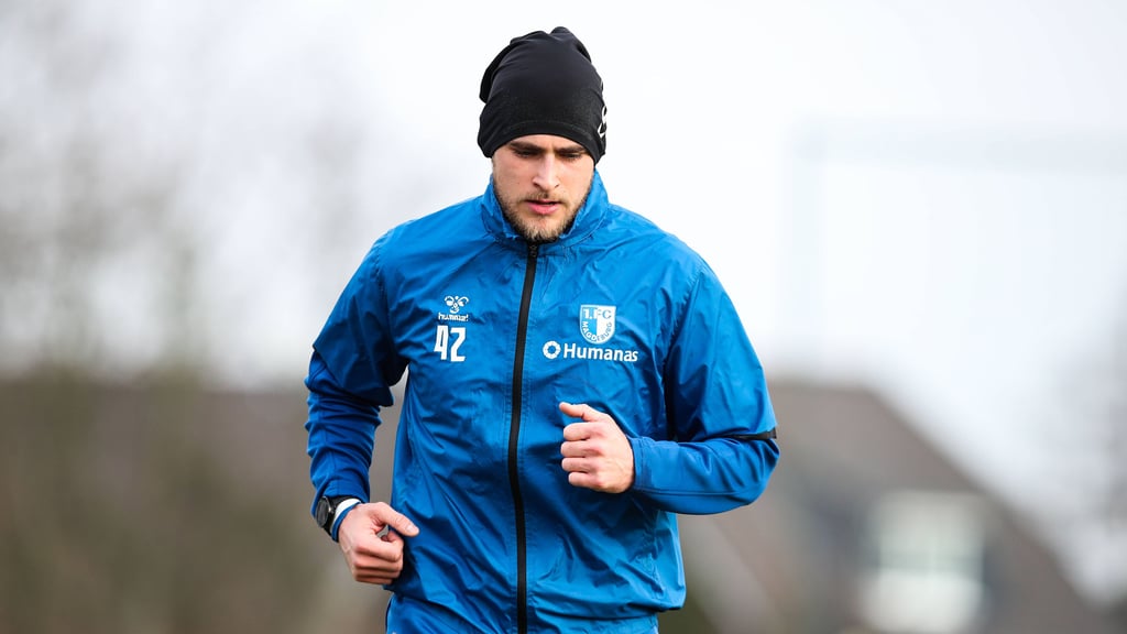 Julian Pollersbeck, Torwart beim 1. FC Magdeburg, verletzte sich schwer und wird bis auf Weiteres ausfallen.