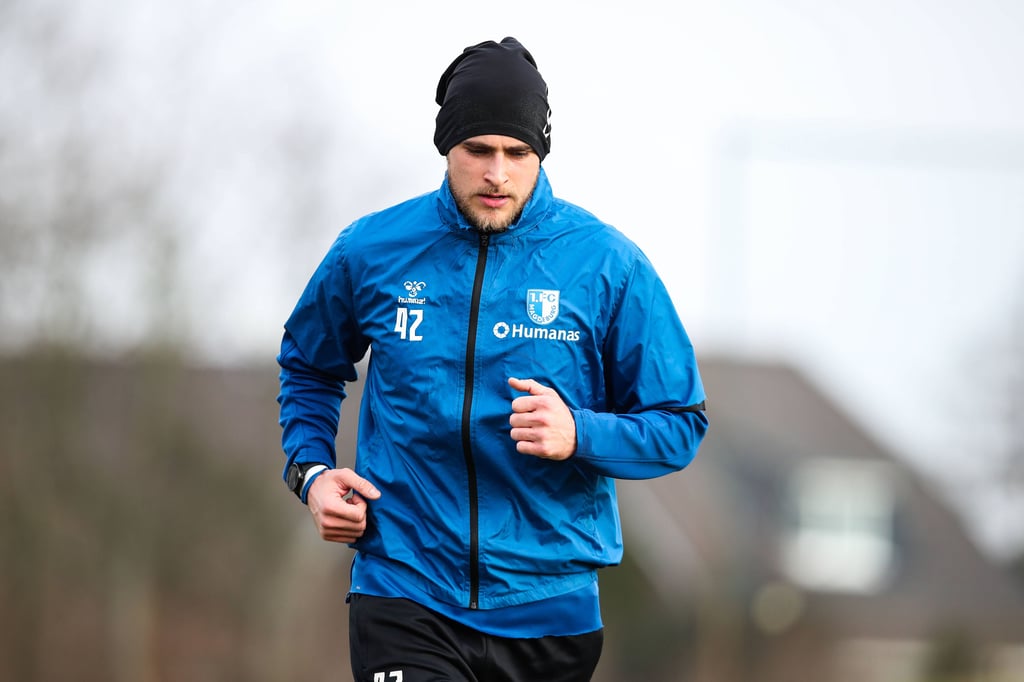 Julian Pollersbeck, Torwart beim 1. FC Magdeburg, verletzte sich schwer und wird bis auf Weiteres ausfallen.