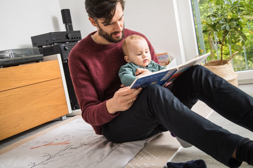 Kleine Kinder brauchen Betreuung: Wenn wirklich niemand anderes einspringen kann, müssen berufstätige Eltern unter Umständen einen Tag zu Hause bleiben.