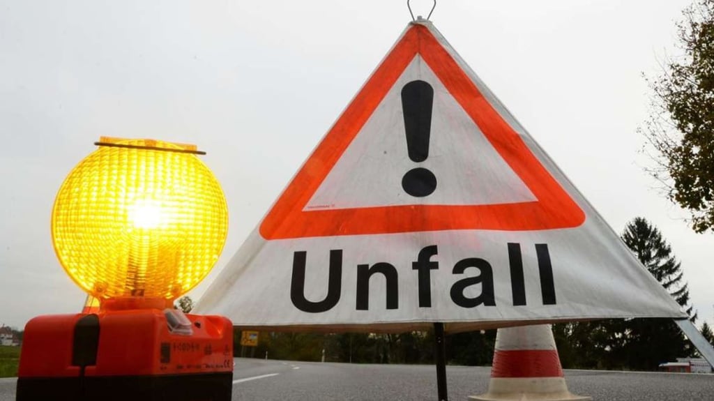 Auf der Autobahn 2 in der Börde sind zwei Lkw in einen Unfall verwickelt worden. Es gibt eine Sperrung.