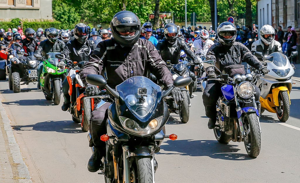 Das Bikertreffen in Zeitz hat Tradition: Das Foto entstand beim Start zur Ausfahrt der 23. Auflage.
