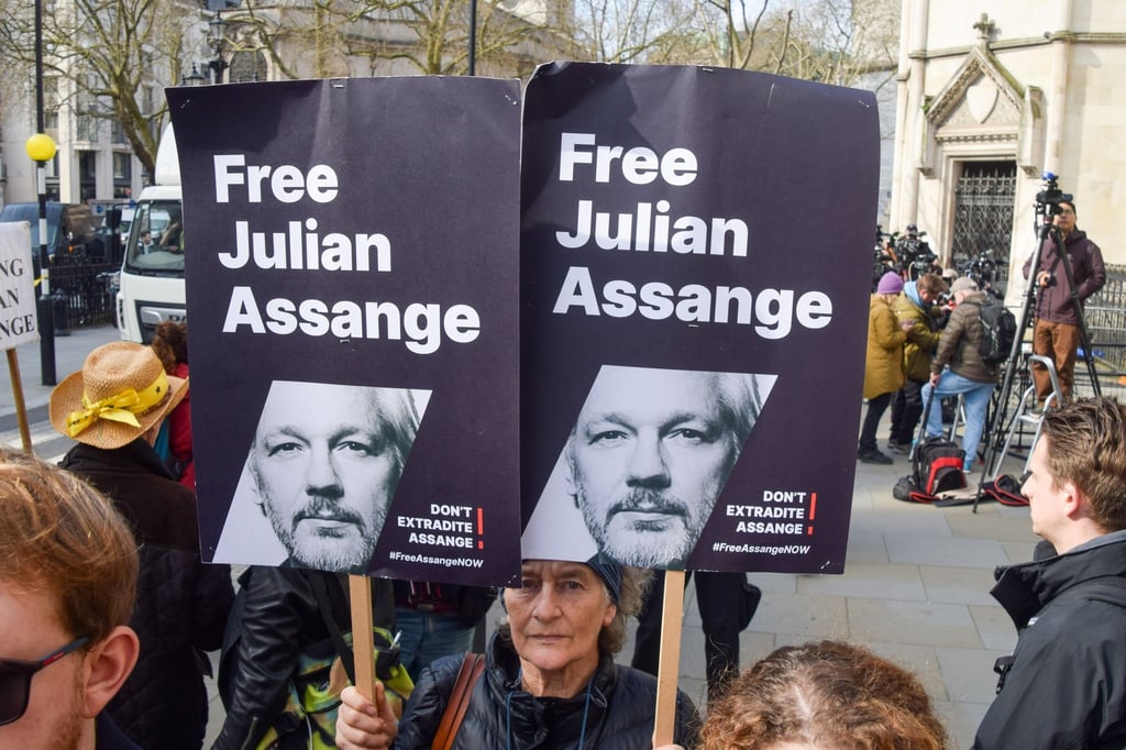 Unterstützer von Julian Assange vor dem Londoner High Court.
