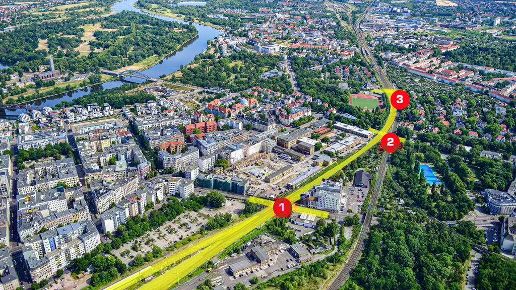 Ein Blick auf die Gleisanlagen am Magdeburger Bahnhof: Der gelb markierte Abschnitt wird komplett erneuert. Abgerissen und neu gebaut werden die Brücken an der Hallischen Straße in der Nähe des Hasselbachplatzes (1) und an der Carl-Miller-Straße unweit des Freibads (2). Außerdem errichtet die DB  auf beiden Seitender Strecke  bis zur Erich-Weinert-Straße beim Kulturhaus AMO (3) vier Meter hohe Lärmschutzwände.