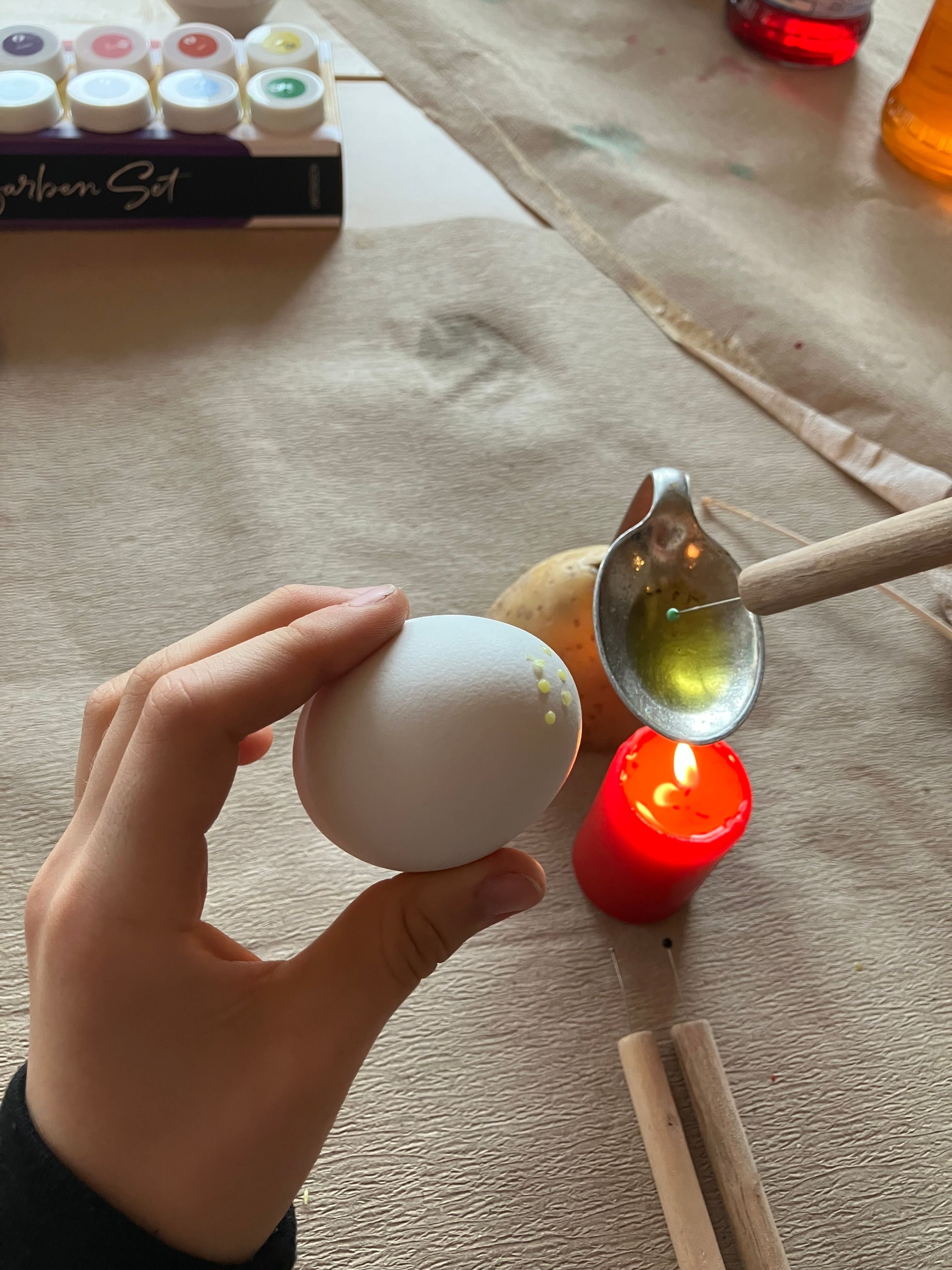 Ostereier bemalen: Bunte Punkte auf dem Hühnerei: So geht&amp;#39;s!