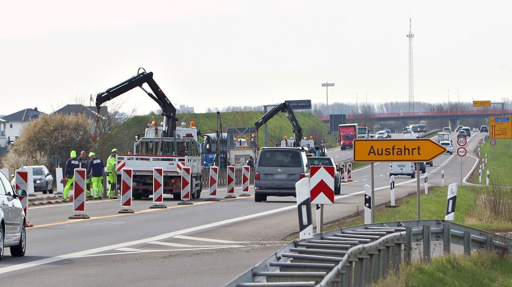Autofahrer auf der Bundesstraße 189 in Höhe Barleben müssen mit Verkehrsbehinderungen rechnen.
