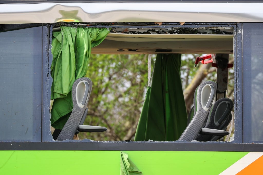 Vier Menschen fanden bei dem schweren Busunglück den Tod.