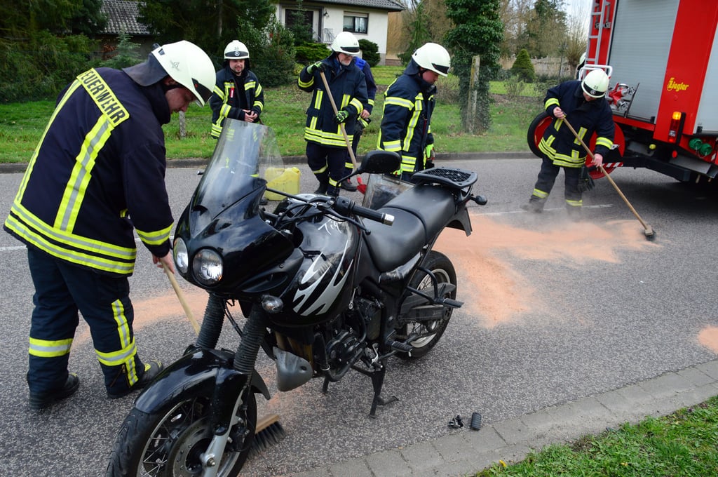 Die Feuerwehr kam nach einem Motorradunfall in Kalbe zum Einsatz.