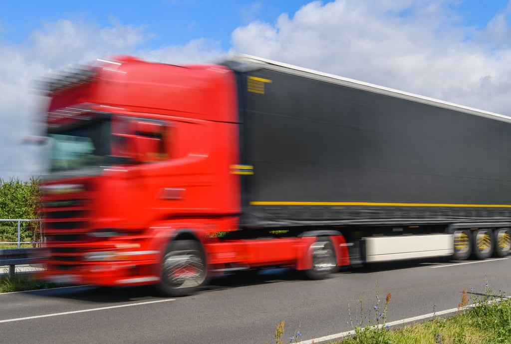 Die Lkw-Hersteller bestreiten, dass den Käufern durch das Kartell ein Schaden entstanden sei.