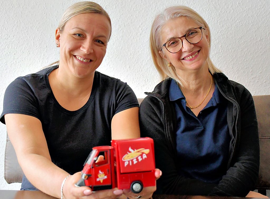 Angela Natale (rechts) und Schwägerin Janine Natale vom Restaurant "La Taverna" in Haldensleben.