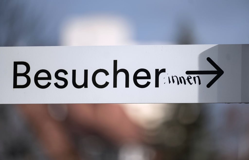 Die Wahl unserer Worte beeinflusst auch, ob wir uns Männer oder Frauen vor unserem inneren Auge sehen - das zeigt eine Studie der Universität Würzburg.