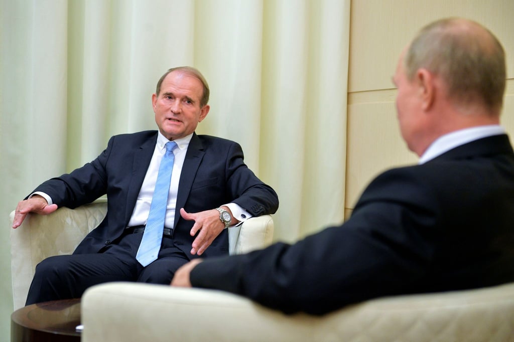 Oligarch Wiktor Medwedtschuk (l) bei einem Treffen mit Wladimir Putin im Oktober 2020.