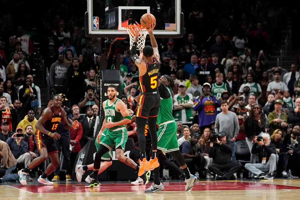 Nahm den entscheidenden Wurf in der Verlängerung: Atlantas Dejounte Murray (5).