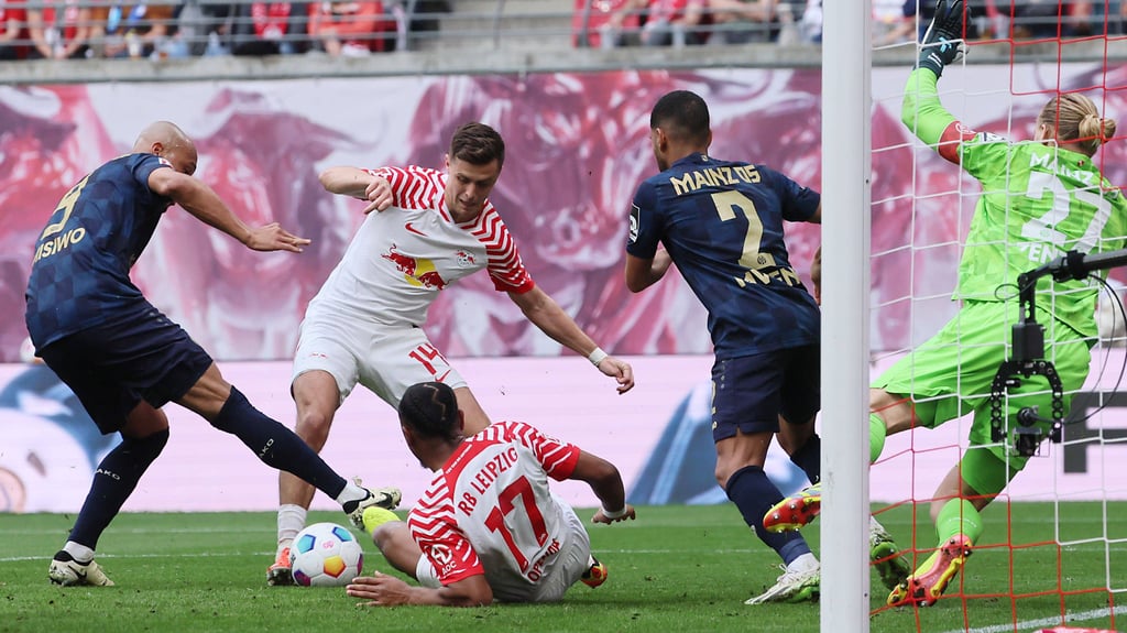 Gestocher im Mainzer Strafraum: RB trifft gegen Mainz nicht