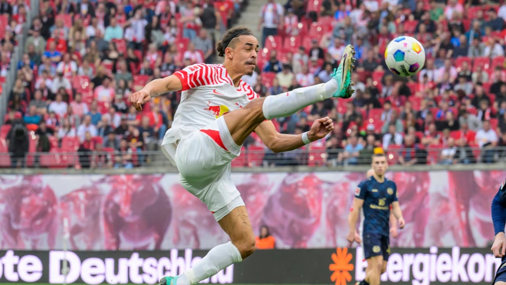 Zu artistisch für den Muskel: Poulsen musste verletzt ausgewechselt werden.