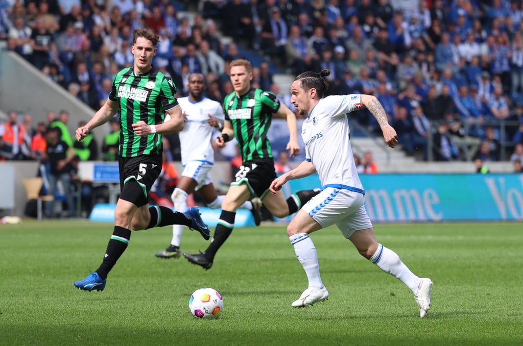 Baris Atik (am Ball) und seinen Teamgefährten gelang im vierten Ligaspiel hintereinander kein eigener Treffer.