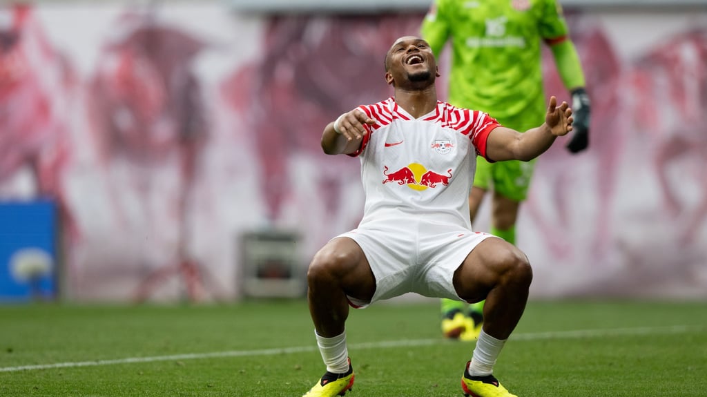 Mochte es nicht wahrhaben, aber der Ball wollte erneut nicht ins Tor: Lois Openda.