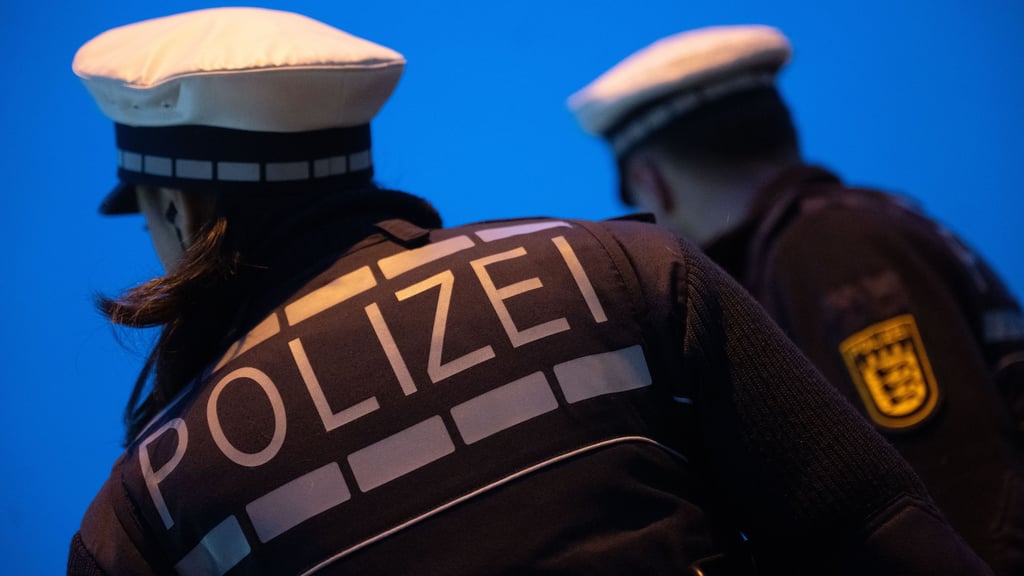 Symbolbild: Die Polizei wurde zu einer Sachbeschädigung in der Dessauer Augustenstraße gerufen.