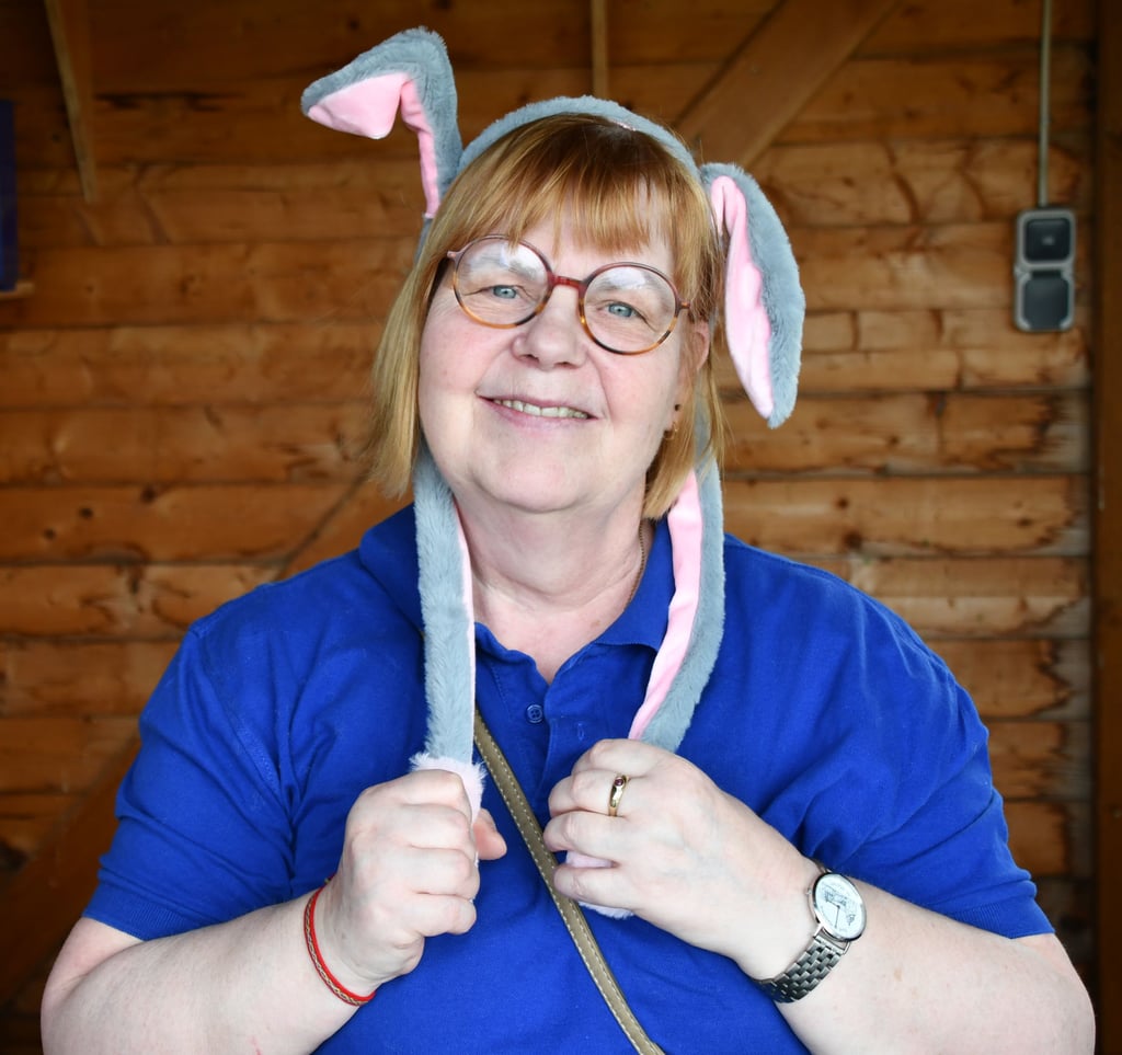 Margit Rieck hatte sich lustige Hasenohren aufgesetzt.