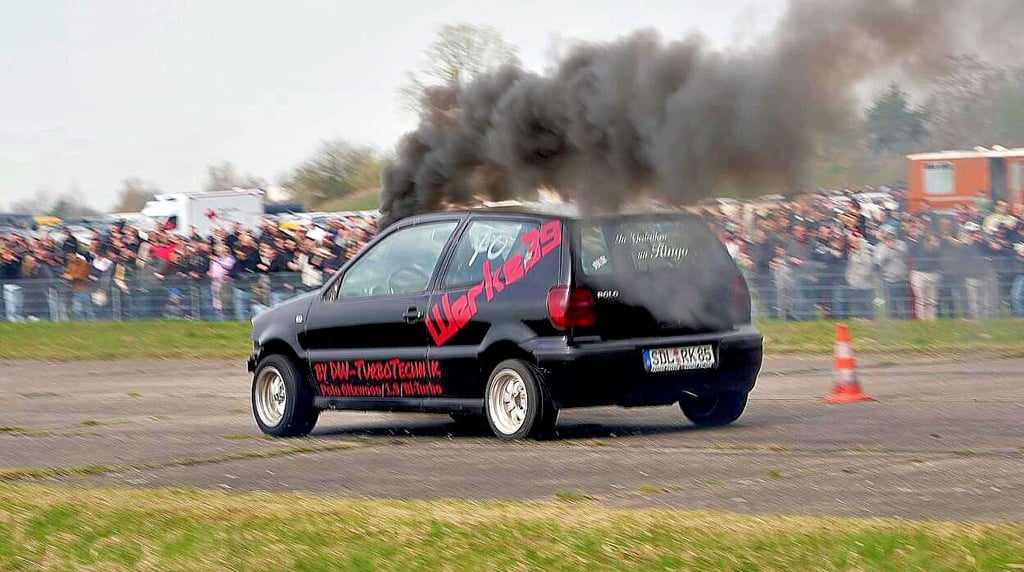 Das Ostercruisen am Ostersonntag auf dem Flugplatz Stendal-Borstel ist in der Szene längst eine feste Größe. Vor allem die Sprintfahrten und Vorführungen locken die Besucher an.