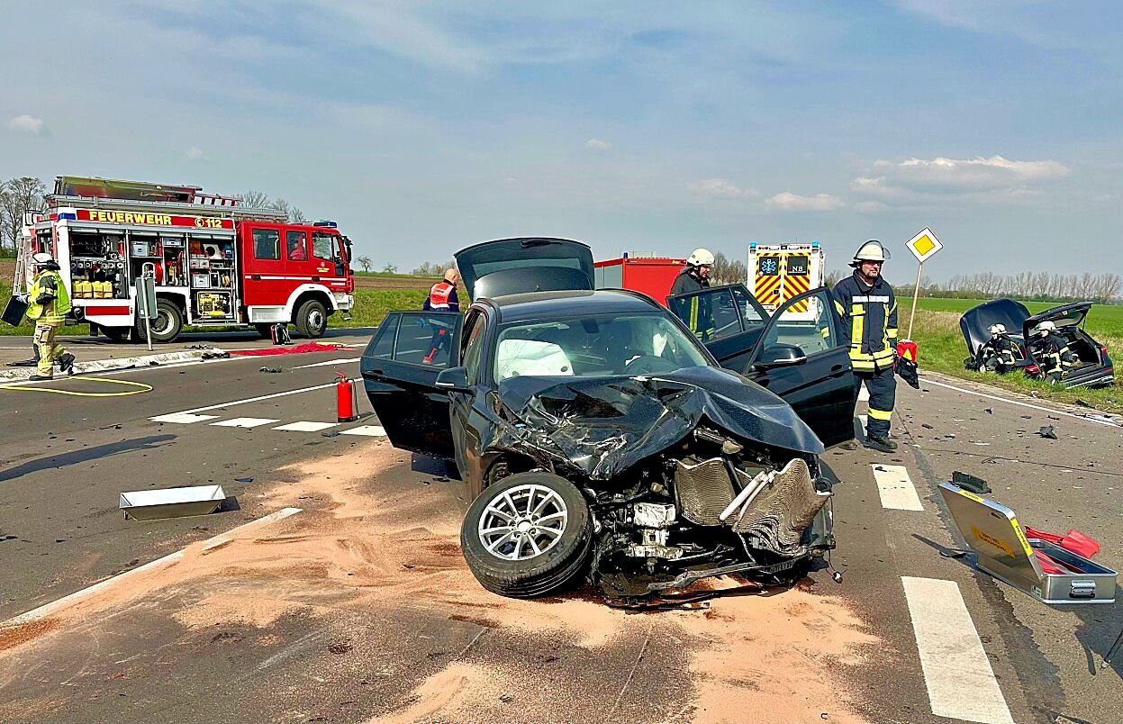 Unfälle auf Autobahn A14 und L50 mit Verletzten sorgen für Feuerwehr-Einsätze an Ostern