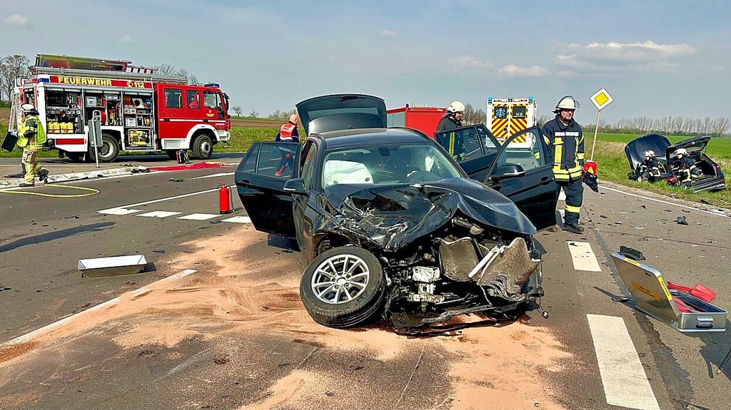 Auf der Landesstraße 50 bei Schleibnitz gab es am Ostersonntag einen Zusammenstoß mit vier verletzten Personen. 