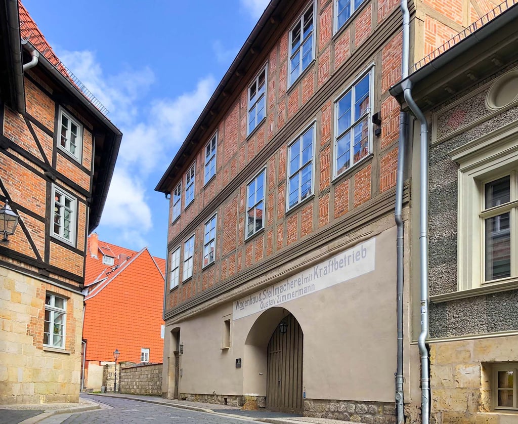 Vor 20 Jahren aufwendig ökologisch und energetisch saniert: das Fachwerkhaus Lange Gasse 7 in Quedlinburg.