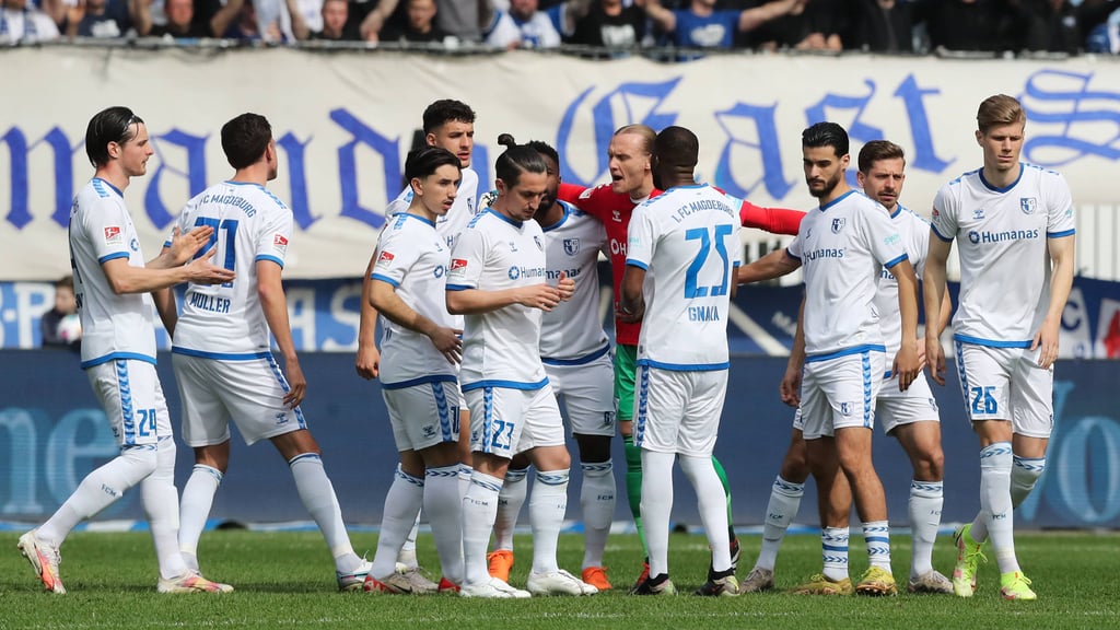 Wer zählte zu den besten Spielern vom 1. FC Magdeburg im Monat März? Magdeburg Blau-Weiß klärt auf.