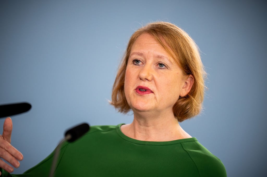 5000 Stellen zur Abwicklung der Kindergrundsicherung geplant: „Das zusätzliche Personal bedeutet eine Bürokratieentlastung für die Bürger“, bekräftigt Bundesfamilienministerin Lisa Paus.