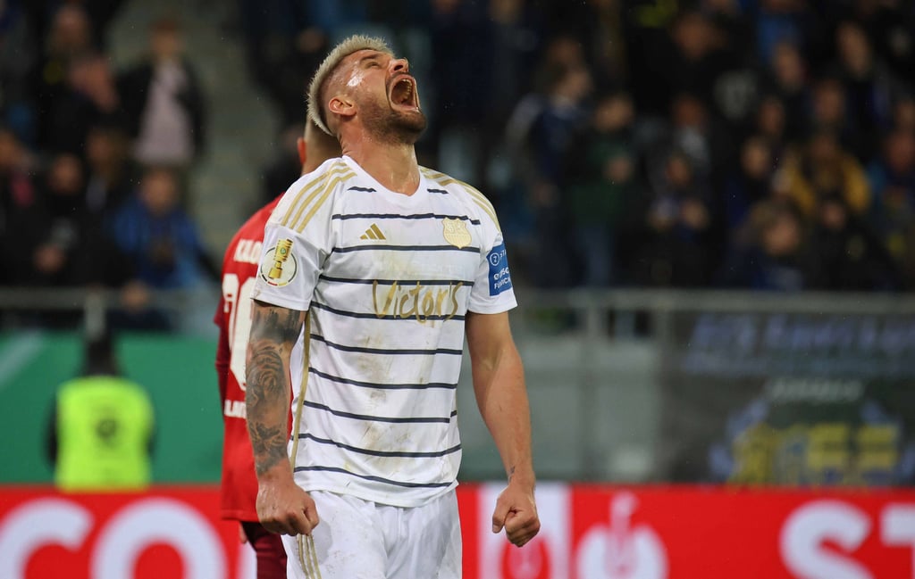 Der FC Saarbrücken verliert im DFB-Pokal-Halbfinale gegen den 1. FC Kaiserslautern. Der Traum vom Finale in Berlin ist somit für Ex-FCM-Spieler Kai Brünker geplatzt.