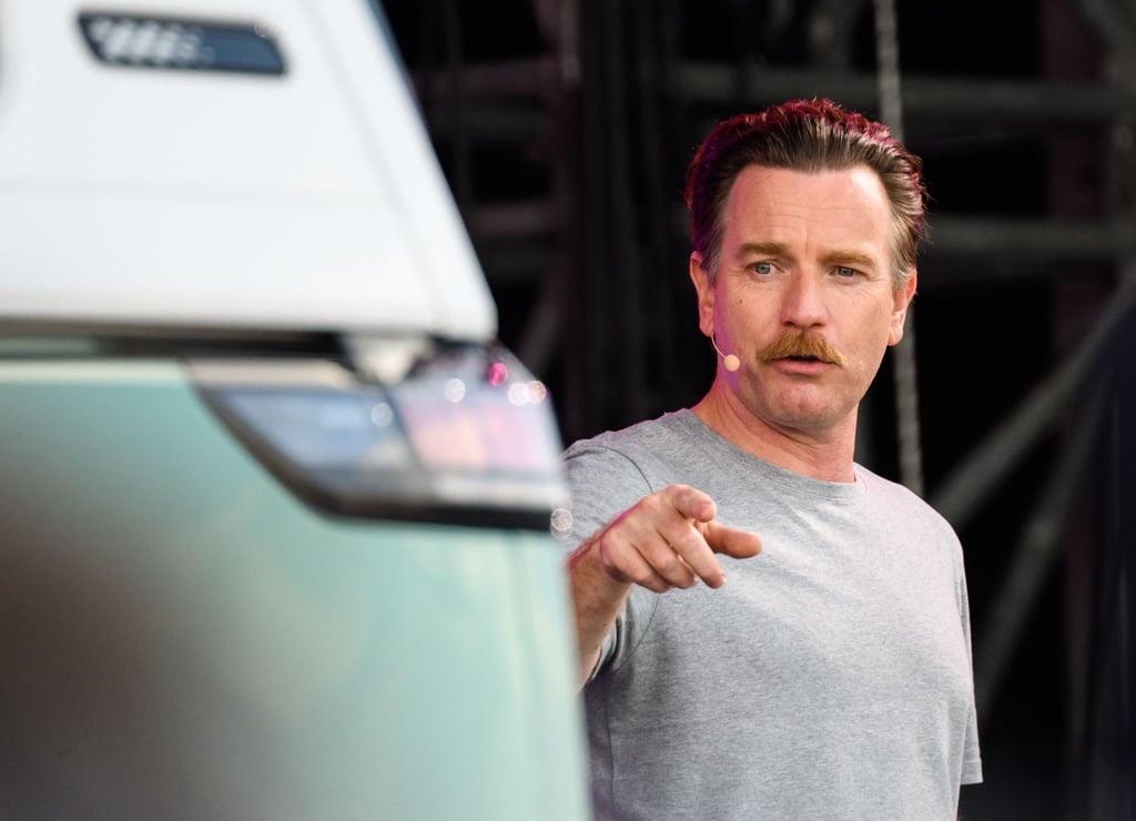 Schauspieler Ewan McGregor zählt zu den Männern, die sich wieder an den Oberlippenbart trauen.