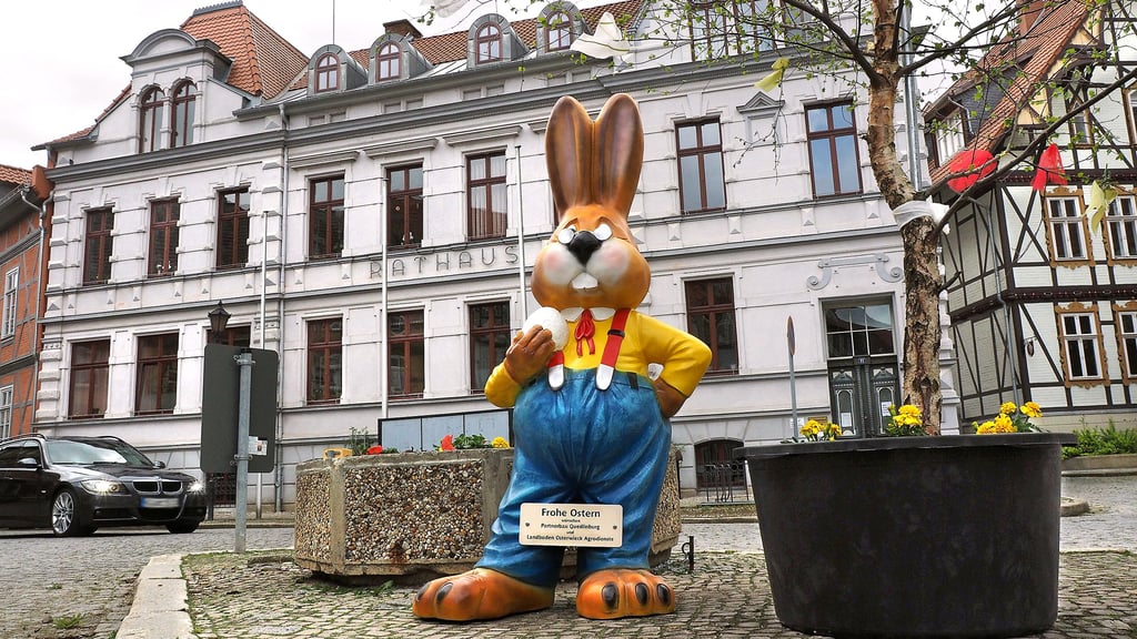 Der seit 2017 an den Ostertagen vor dem Osterwiecker Rathaus platzierte Hase wurde während der jüngsten Feiertage gestohlen.