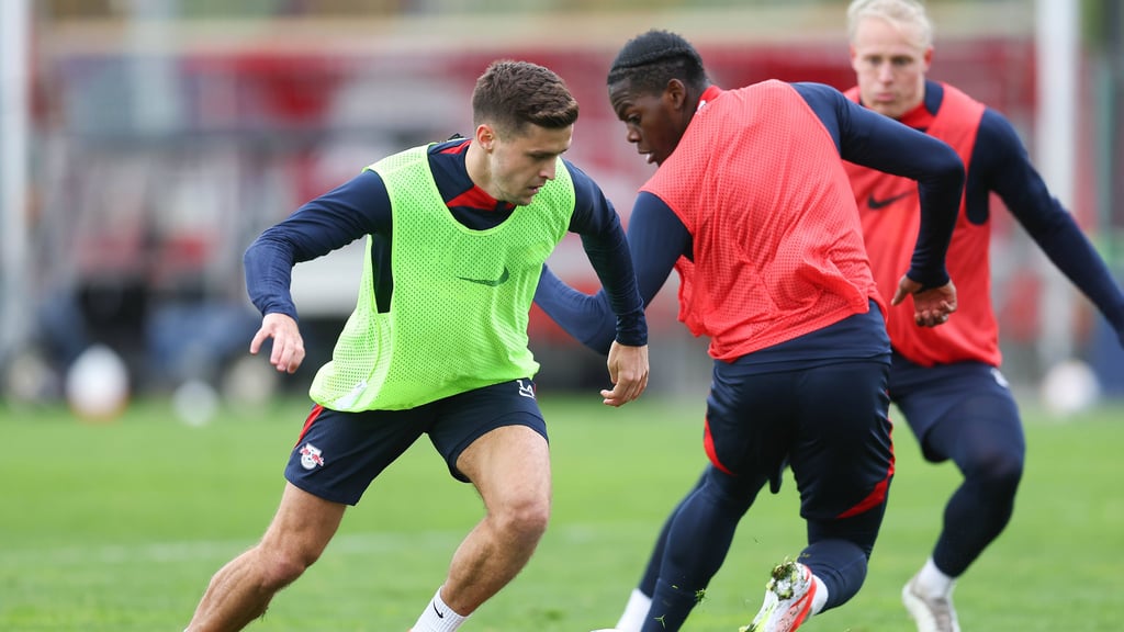 Christoph Baumgartner&nbsp;(l.) beim öffentlichen Training von RB Leipzig am Dienstag.