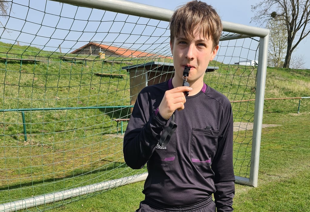 Jung-Fußballschiedsrichter Theo Wolter (14) aus Bregenstedt im Bördekreis.