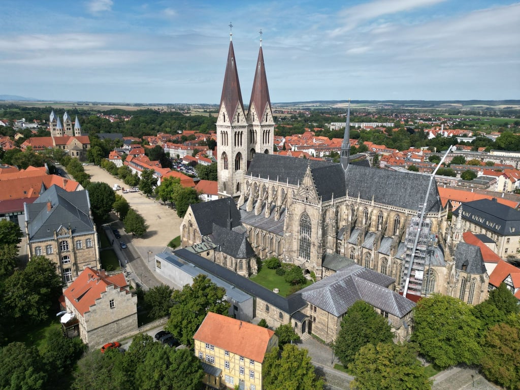 Blick auf den Halberstädter Dom St. Stephanus, in dem auch der Domschatz untergebracht ist.