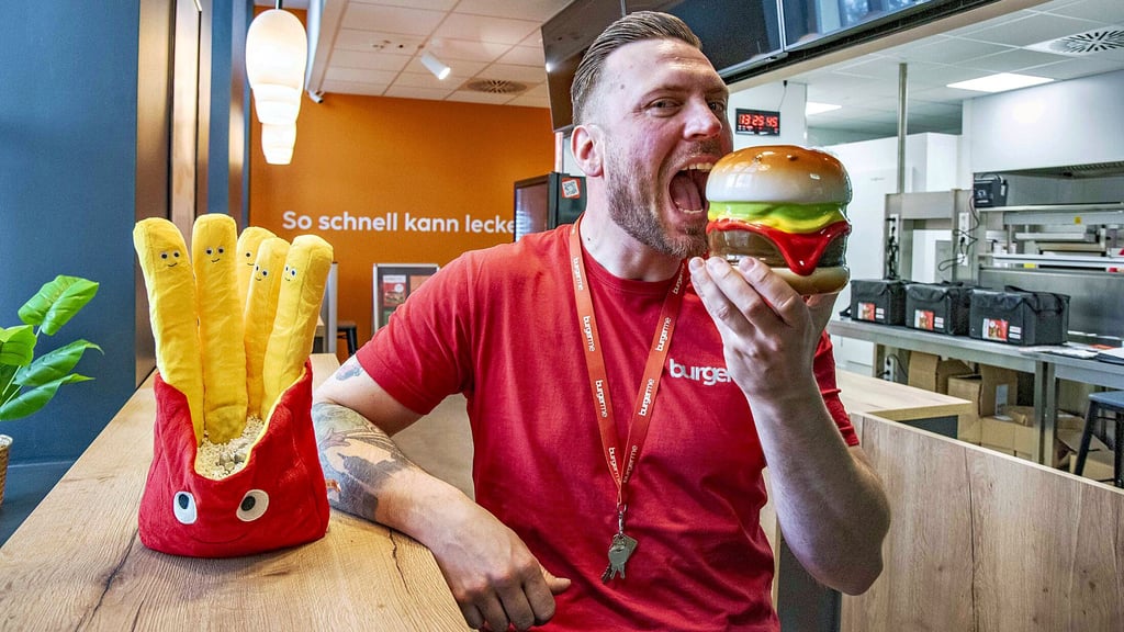 Stephan Bahn freut sich auf die Neueröffnung seines Dessauer "Burgerme"-Stores am 3.April.