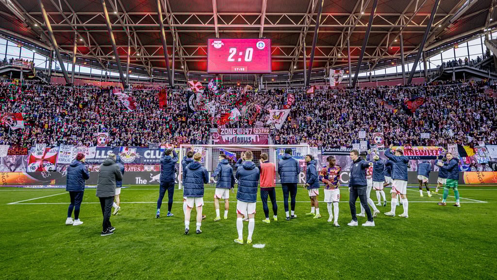 Die Stehplatzkarten für Fans in Sektor B bleiben erschwinglich.