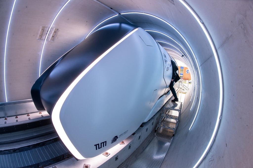 Hyperloop: Die Idee ist schon über 100 Jahre alt, aber eigentlich kennt man dieses Transportsystem vor allem aus Science-Fiction-Filmen.